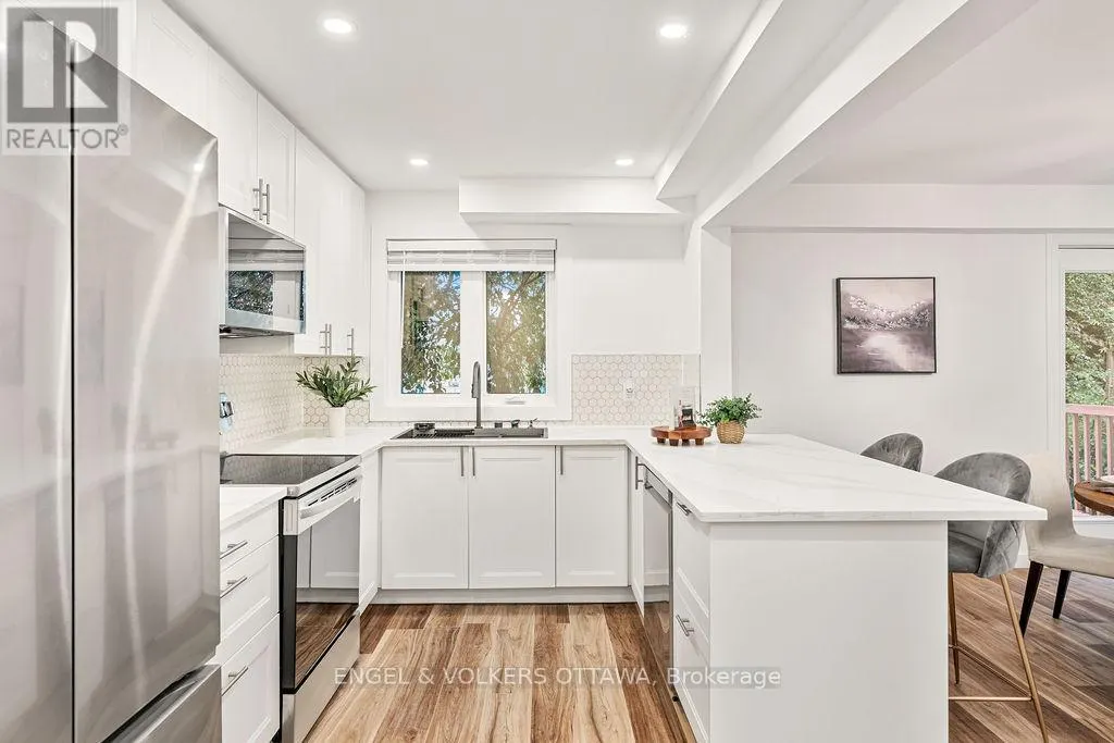 12 BAYSIDE PRIVATE
