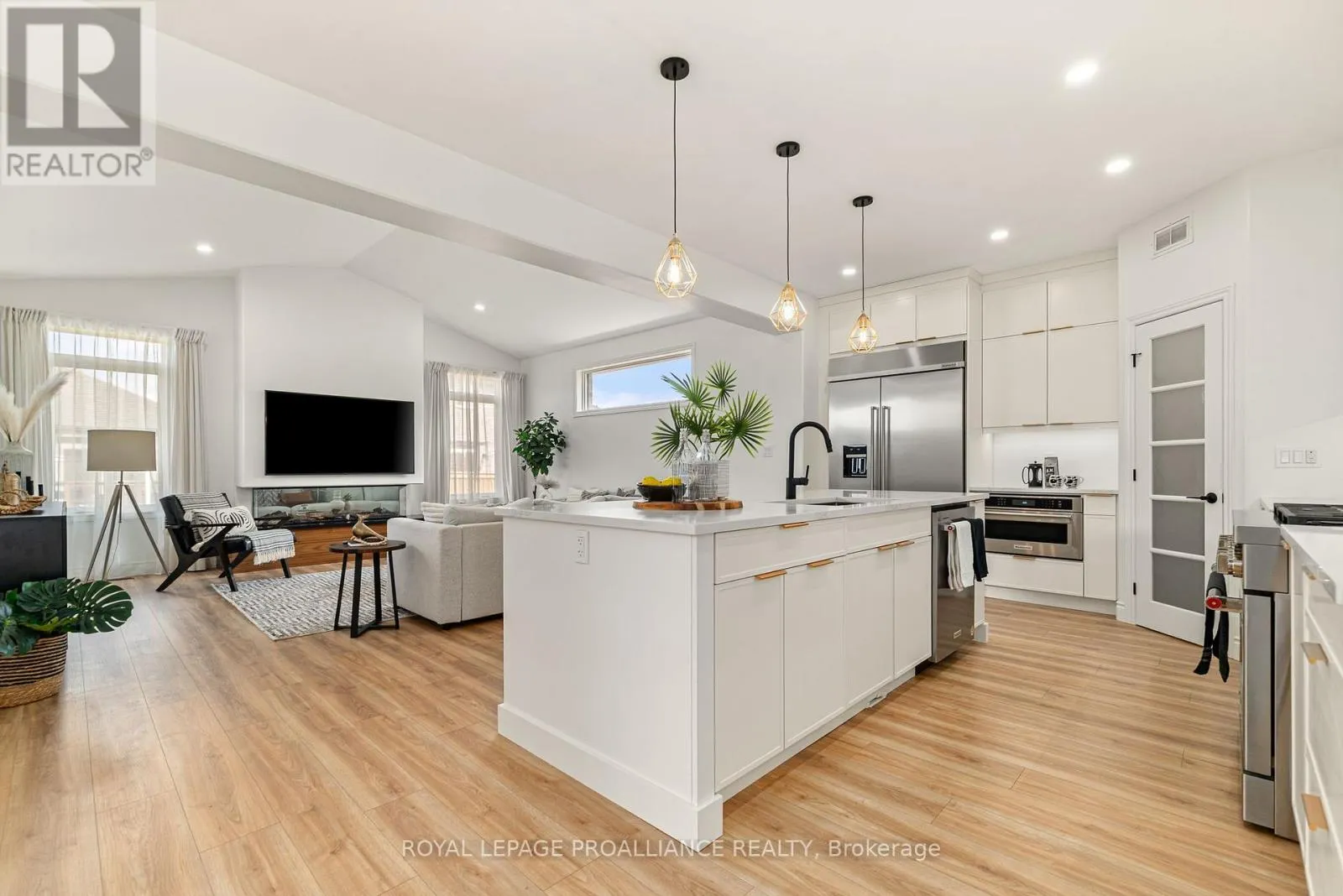 18 RAYCROFT DRIVE