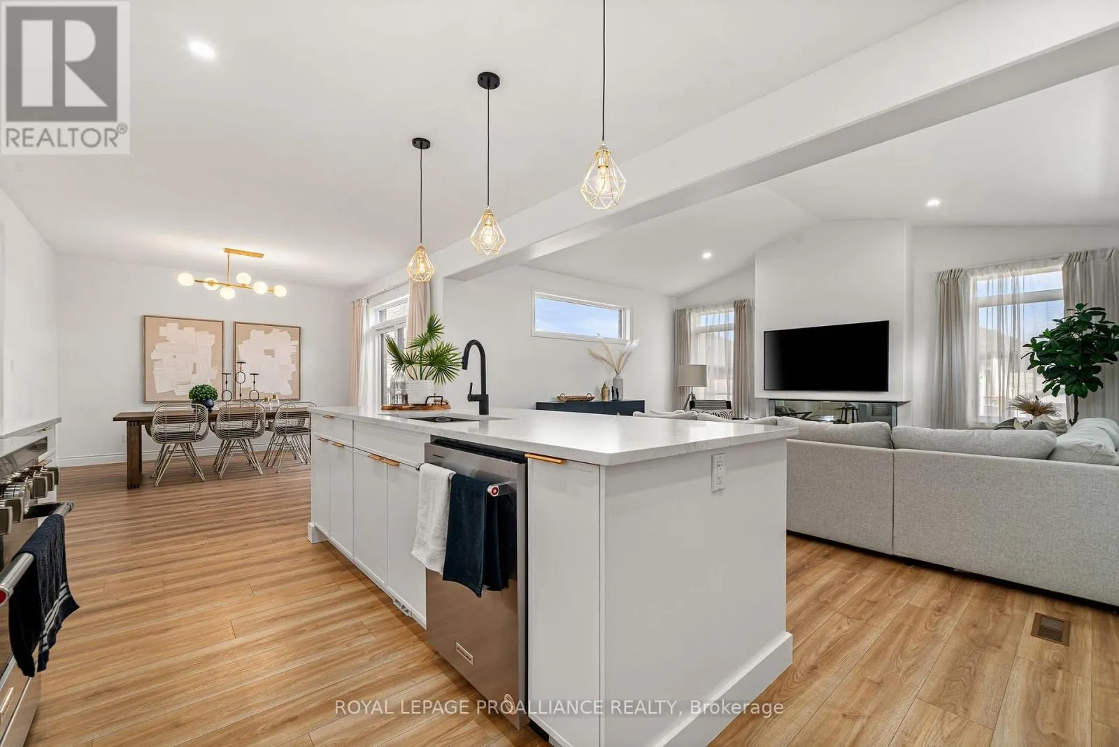 18 RAYCROFT DRIVE
