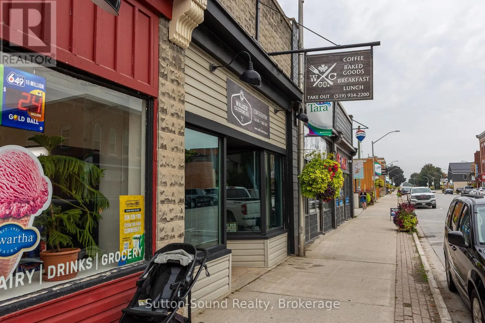 10 YONGE STREET N