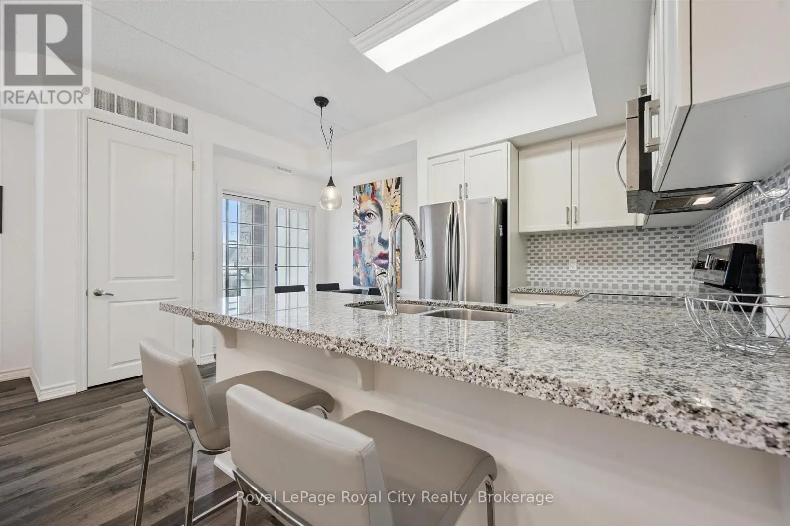 228 - 1077 GORDON STREET, #228