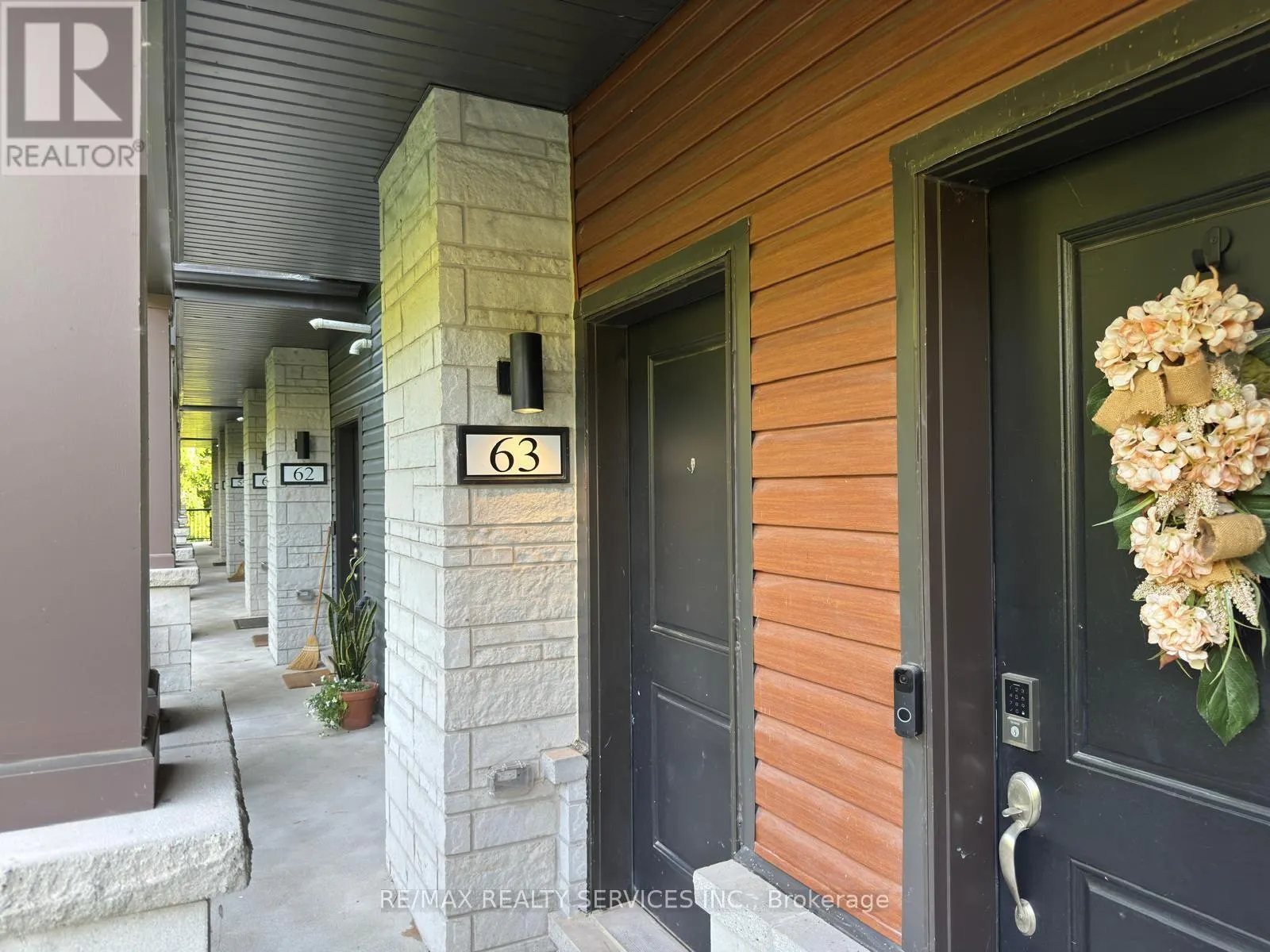 63 - 2 WILLOW STREET