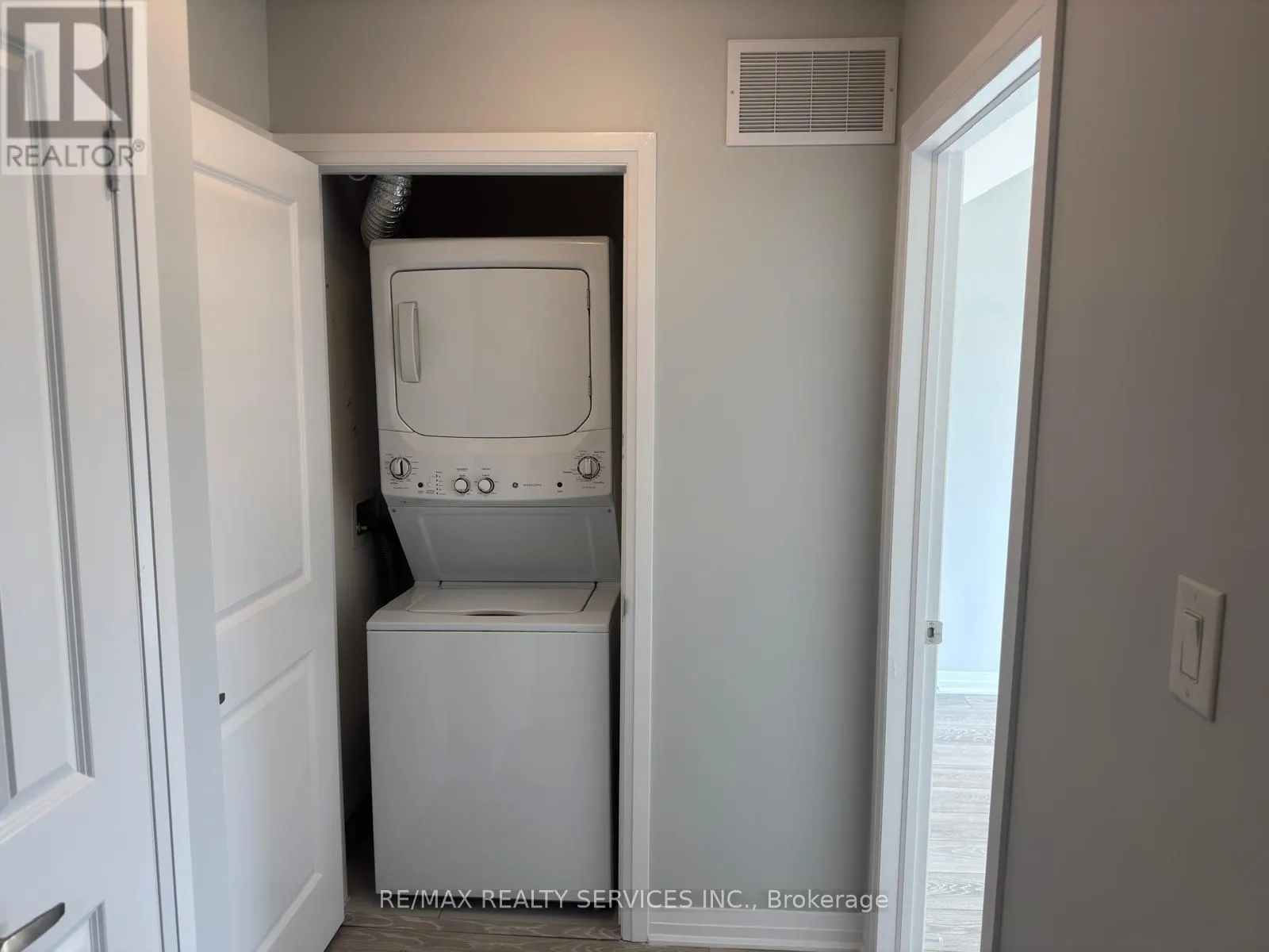 63 - 2 WILLOW STREET