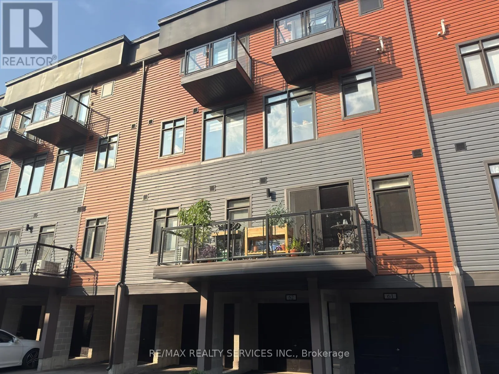 63 - 2 WILLOW STREET