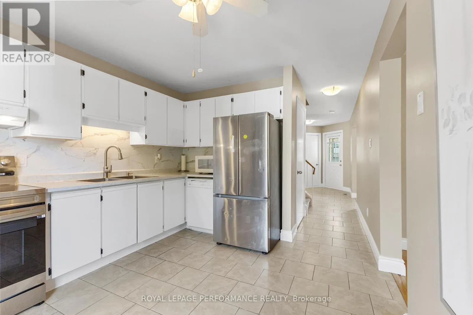 1936 LONGMAN CRESCENT