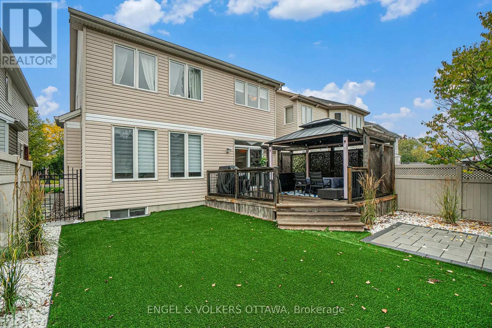 2399 GLANDRIEL CRESCENT