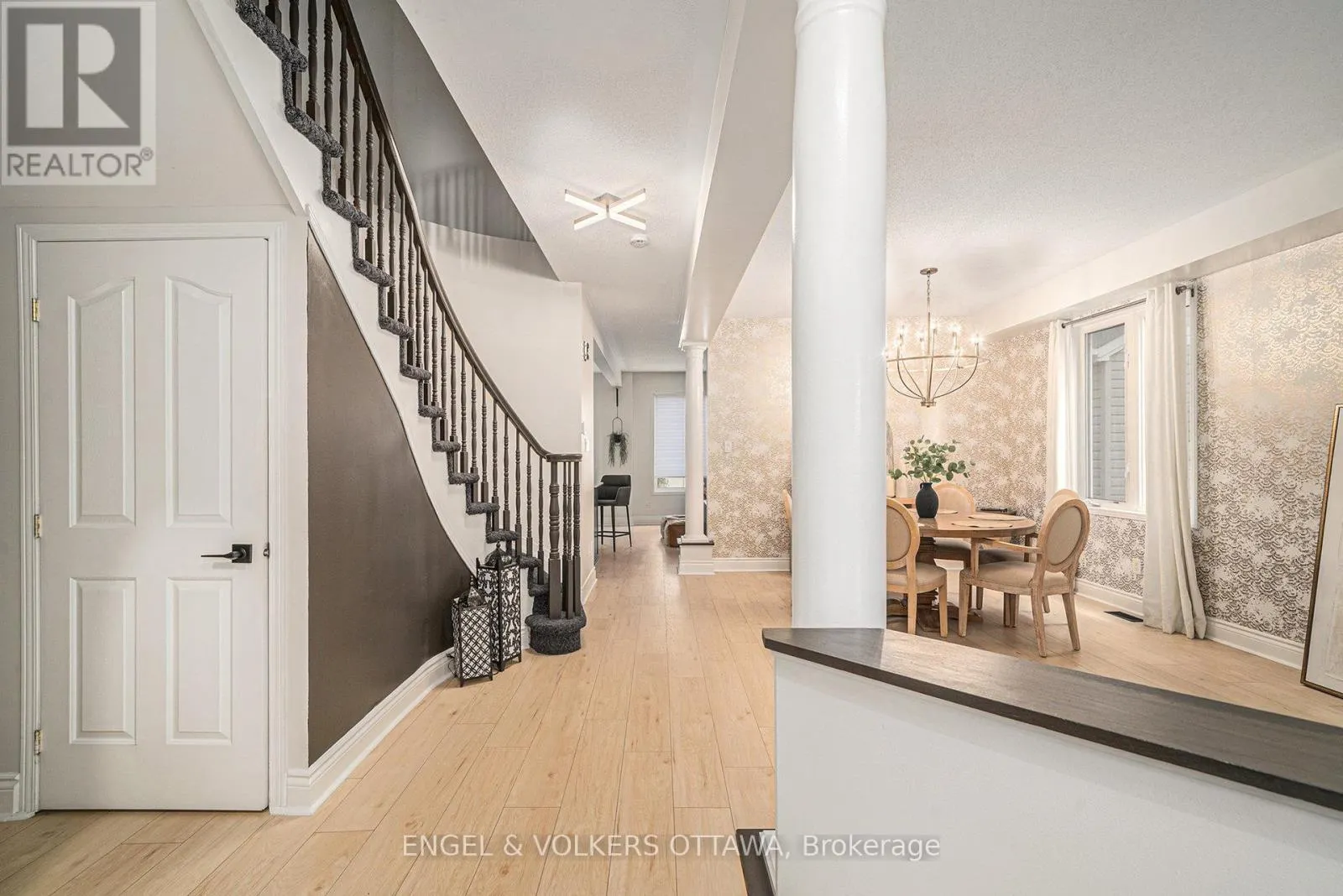 2399 GLANDRIEL CRESCENT