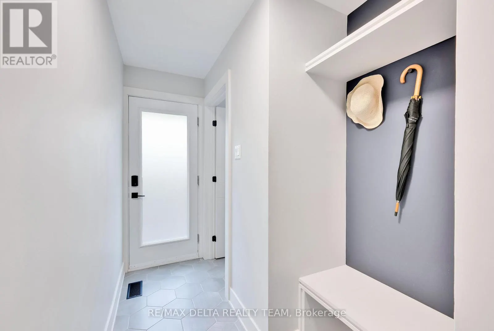 2556 GRAVELLE CRESCENT