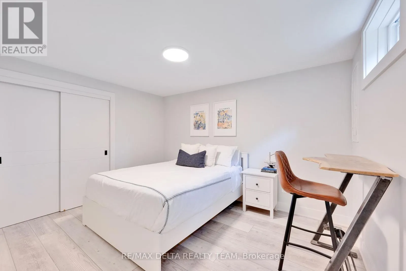 2556 GRAVELLE CRESCENT