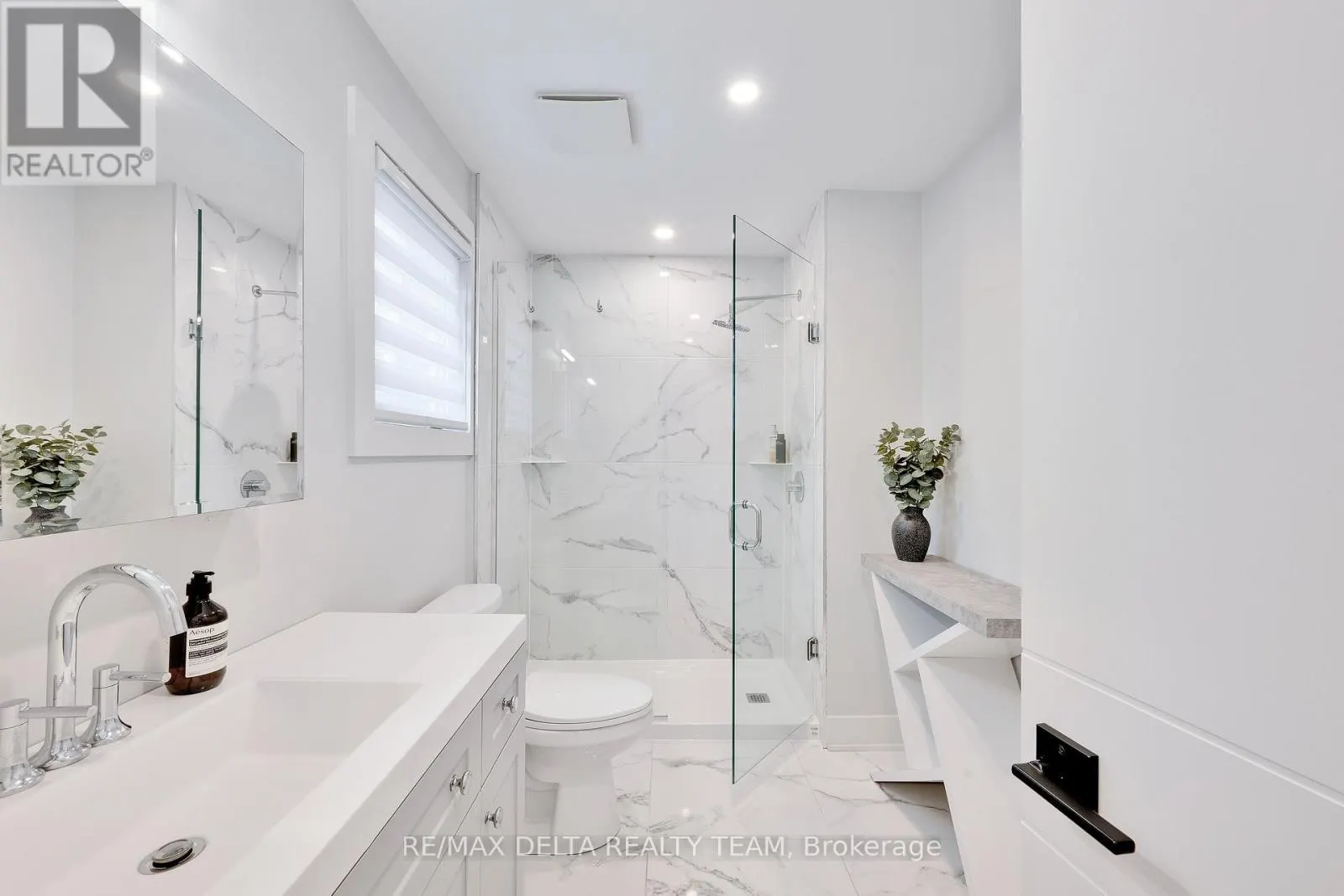 2556 GRAVELLE CRESCENT