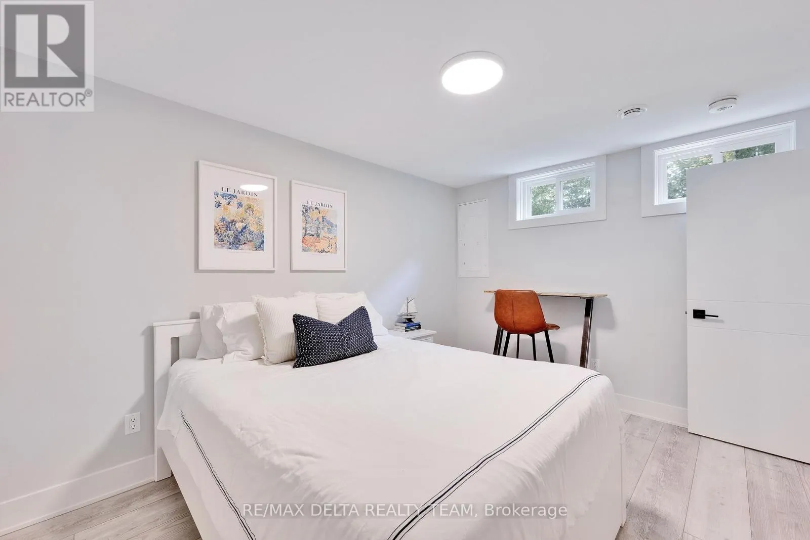 2556 GRAVELLE CRESCENT