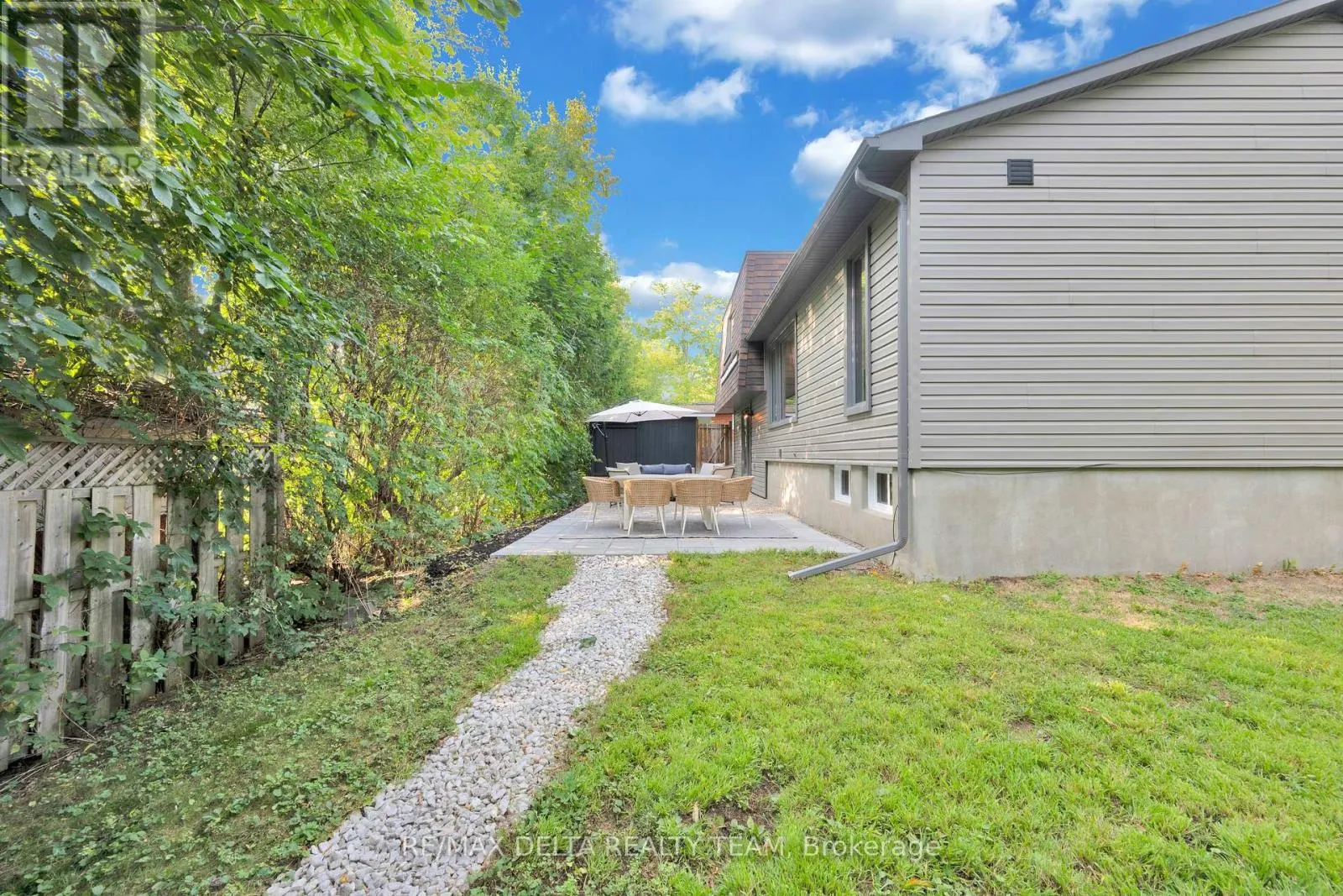 2556 GRAVELLE CRESCENT