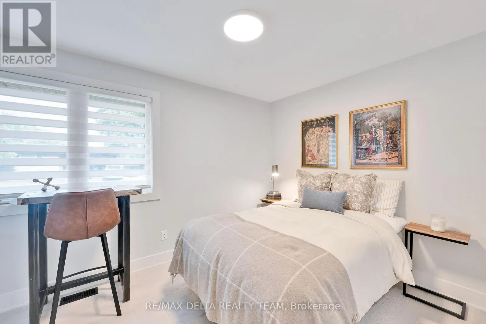 2556 GRAVELLE CRESCENT