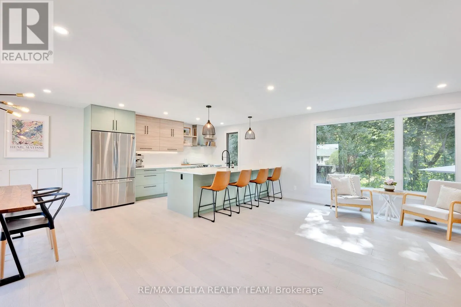 2556 GRAVELLE CRESCENT
