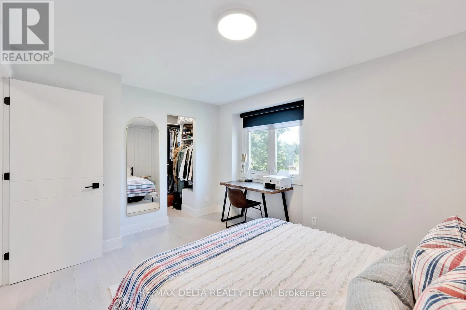 2556 GRAVELLE CRESCENT