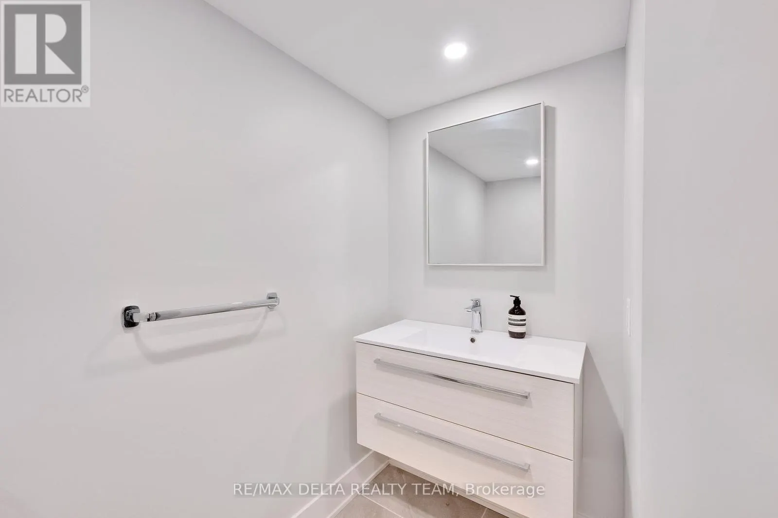 2556 GRAVELLE CRESCENT