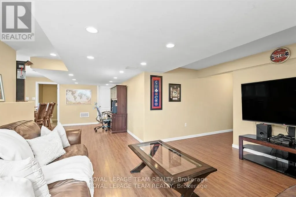 221 SANTIAGO STREET