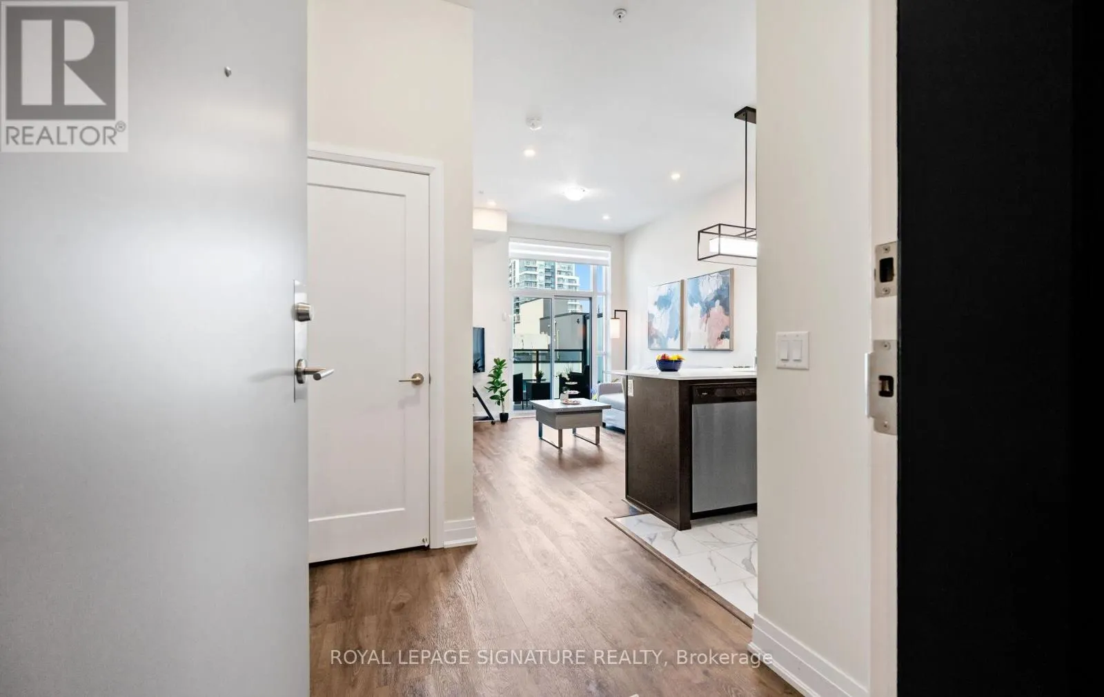 629 - 16 CONCORD PLACE