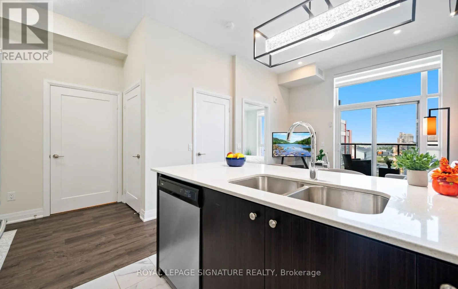 629 - 16 CONCORD PLACE
