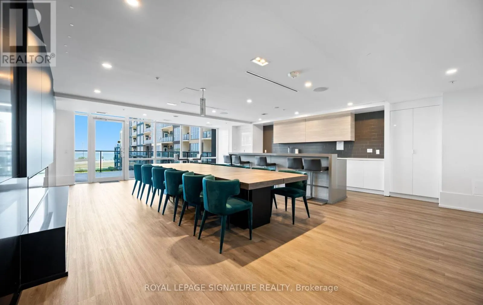 629 - 16 CONCORD PLACE