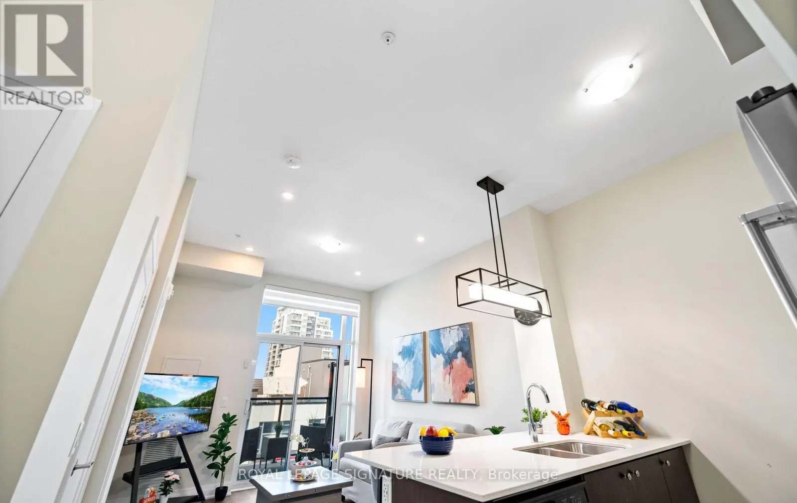 629 - 16 CONCORD PLACE