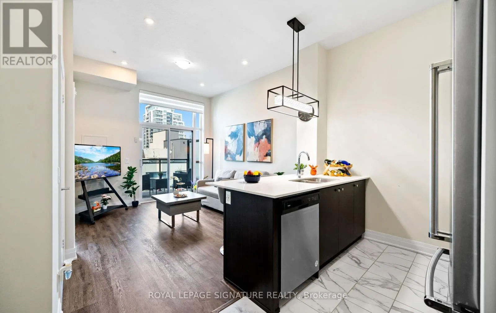 629 - 16 CONCORD PLACE