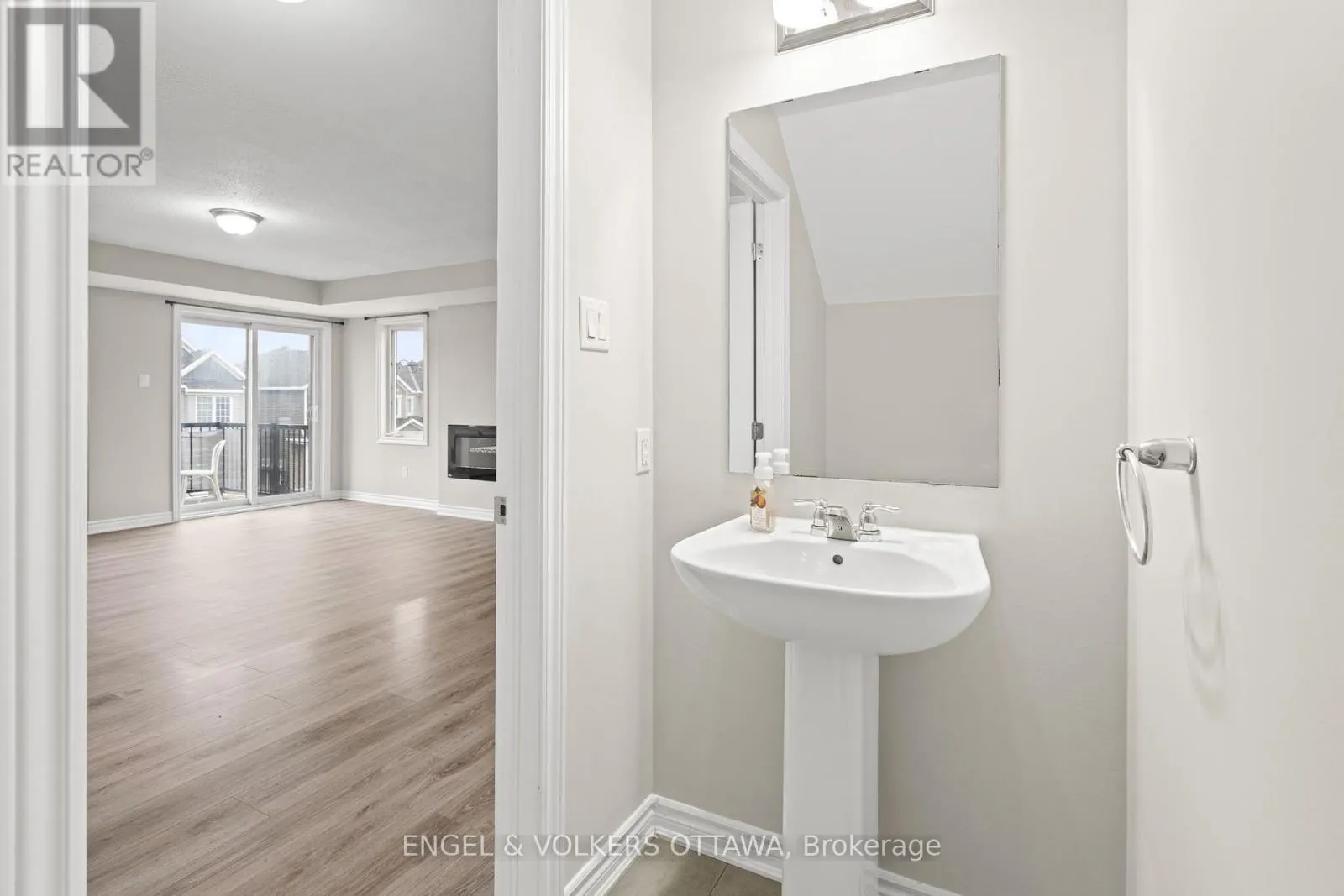 2248 WATERCOLOURS WAY