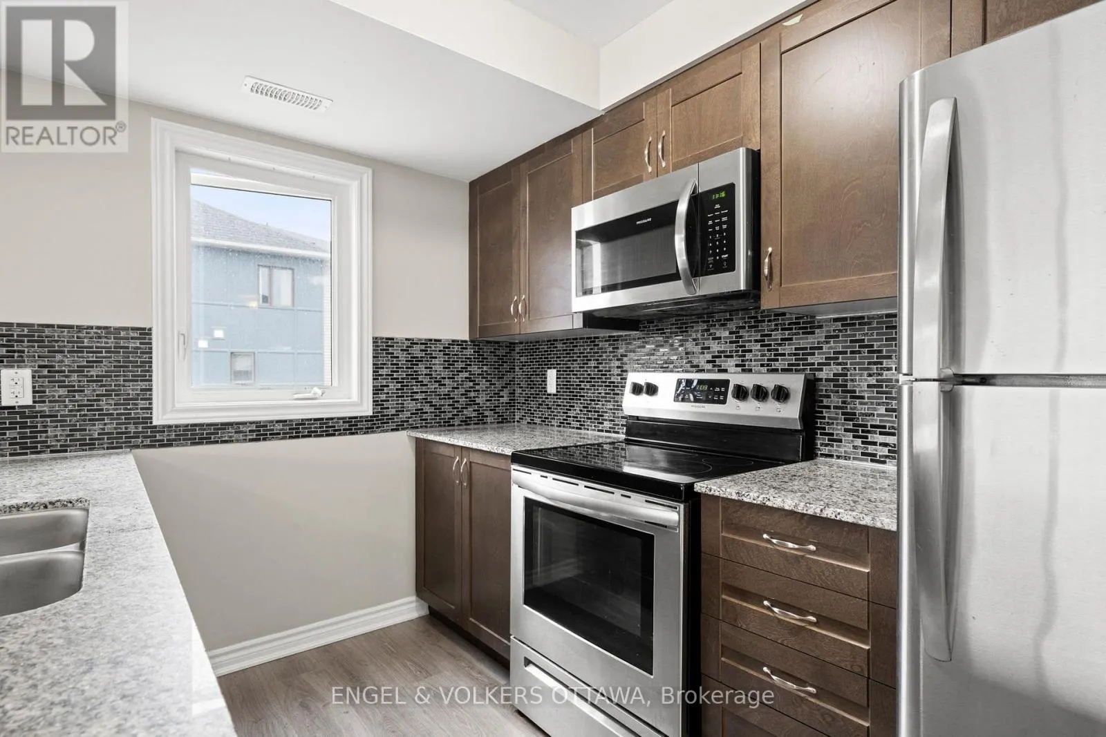 2248 WATERCOLOURS WAY