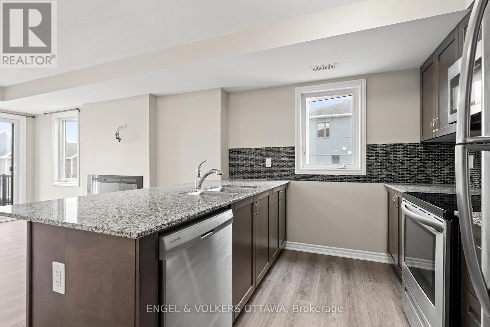 2248 WATERCOLOURS WAY