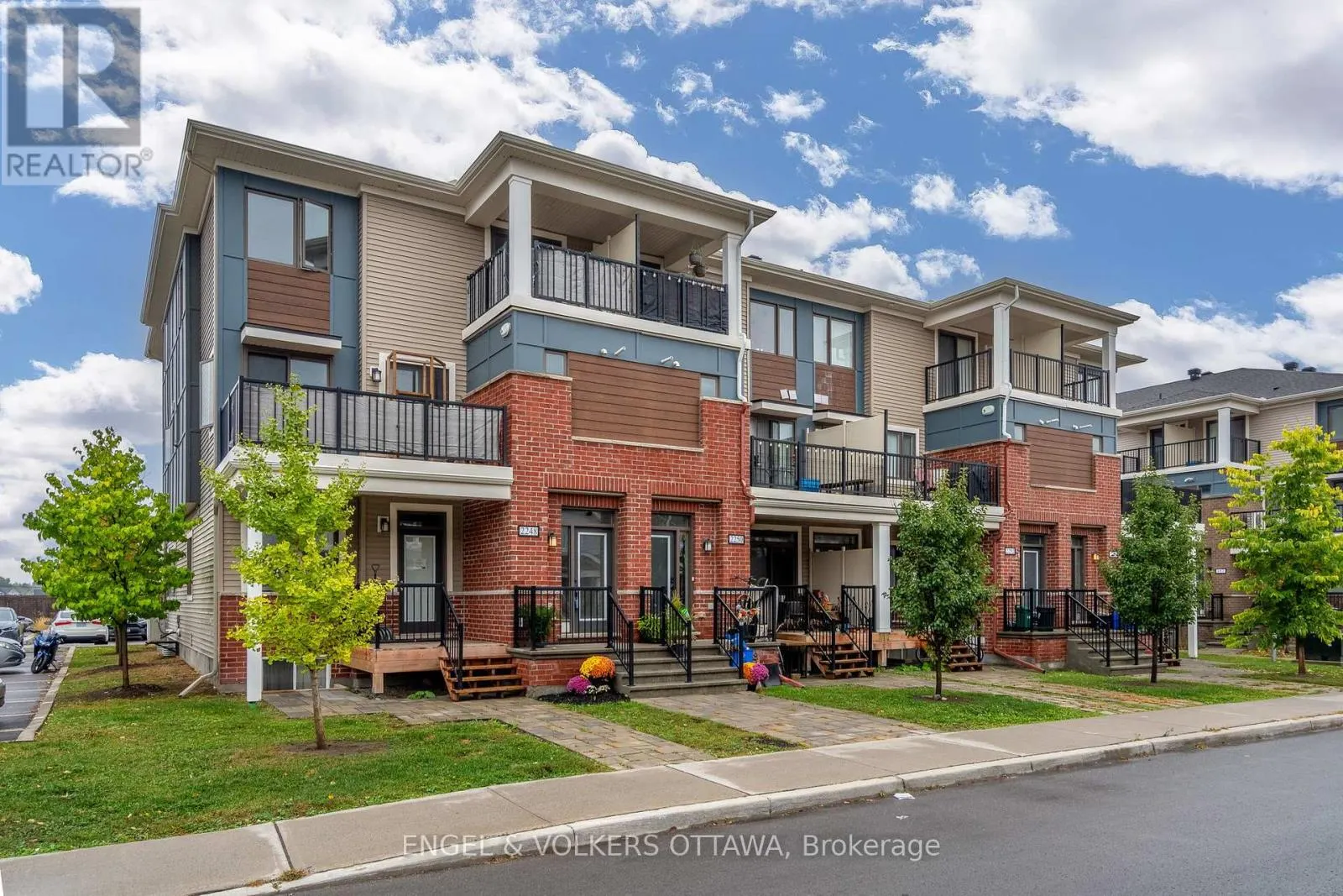 2248 WATERCOLOURS WAY