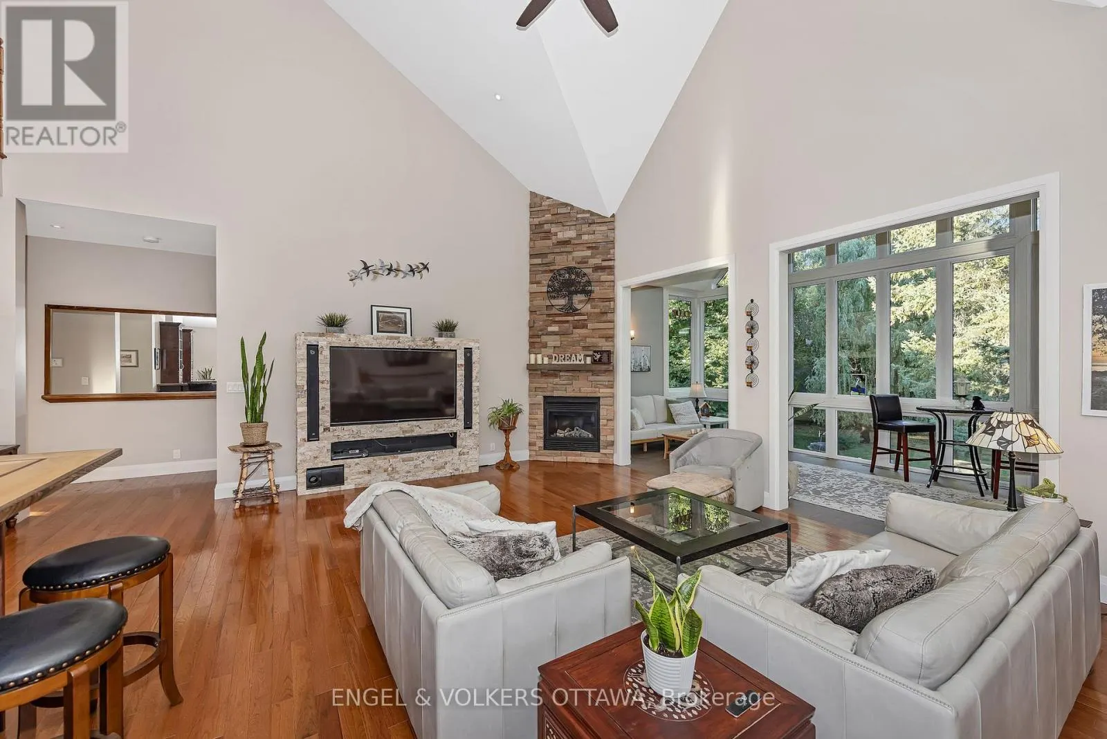 1836 WHITEMARSH CRESCENT