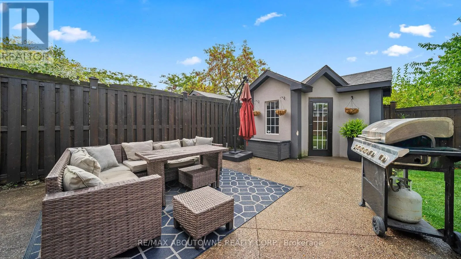 11 JOHN MURRAY STREET
