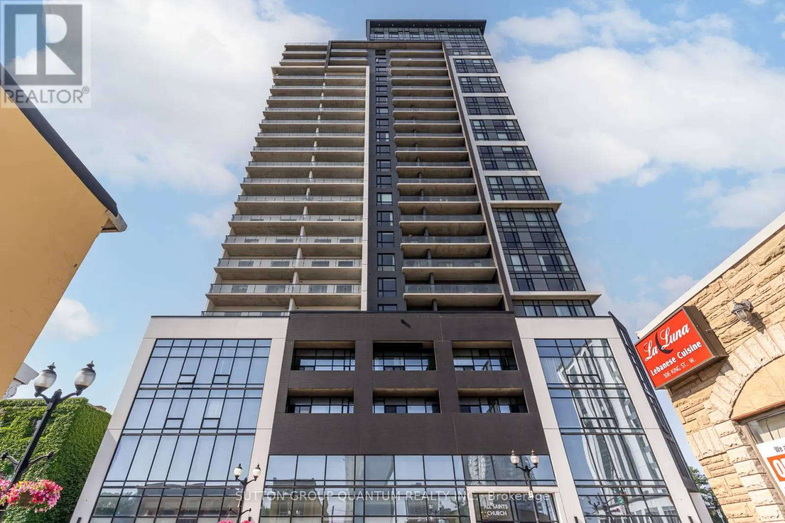908 - 15 QUEEN STREET S