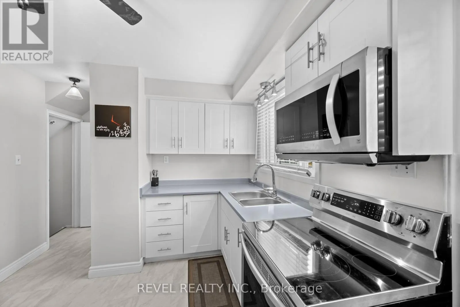17 - 1289 FENNELL AVENUE E