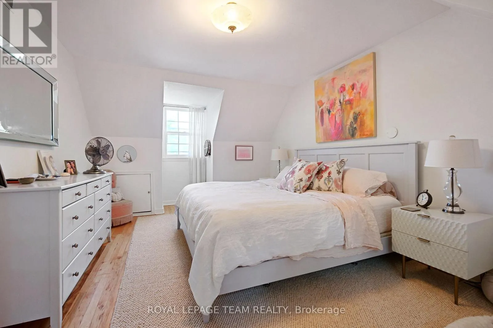 16 SANDRIDGE ROAD
