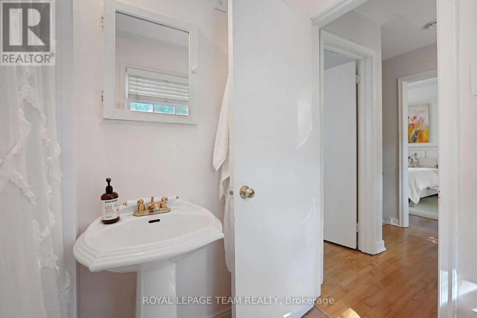 16 SANDRIDGE ROAD