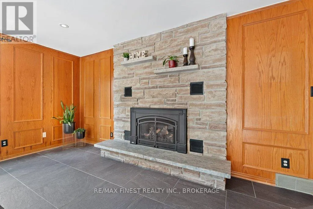 550 RANKIN CRESCENT