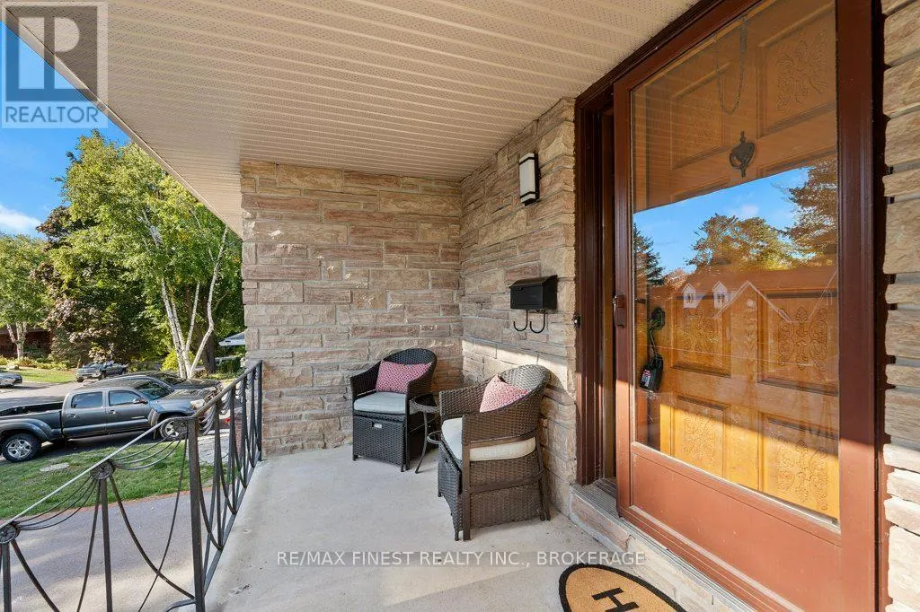 550 RANKIN CRESCENT