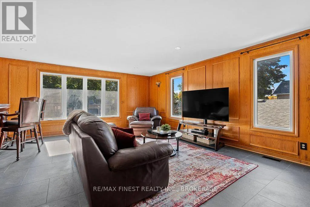 550 RANKIN CRESCENT