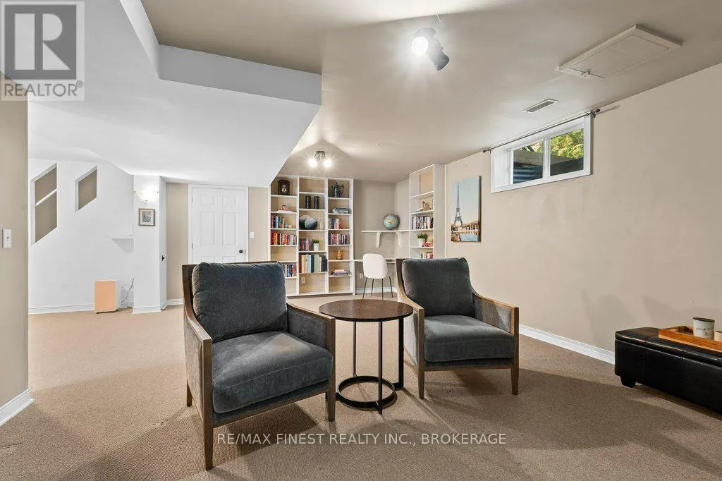 550 RANKIN CRESCENT