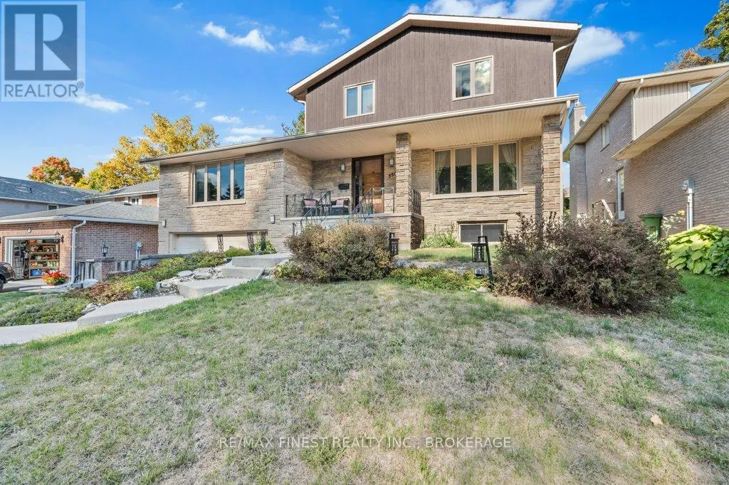 550 RANKIN CRESCENT
