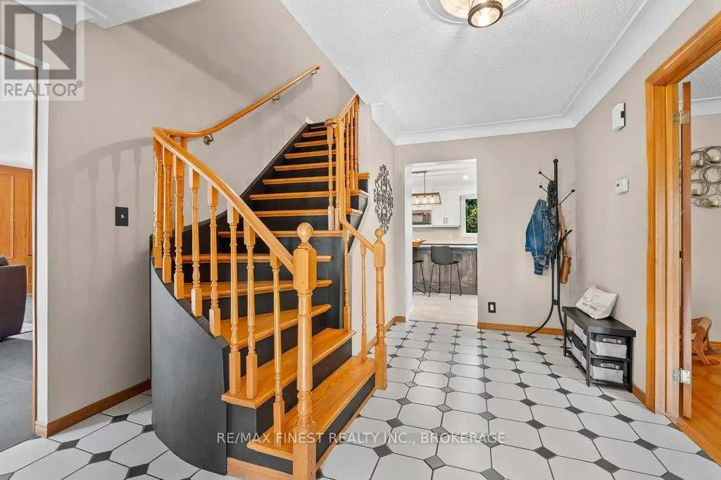 550 RANKIN CRESCENT