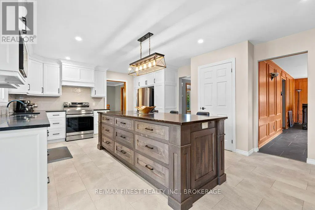 550 RANKIN CRESCENT