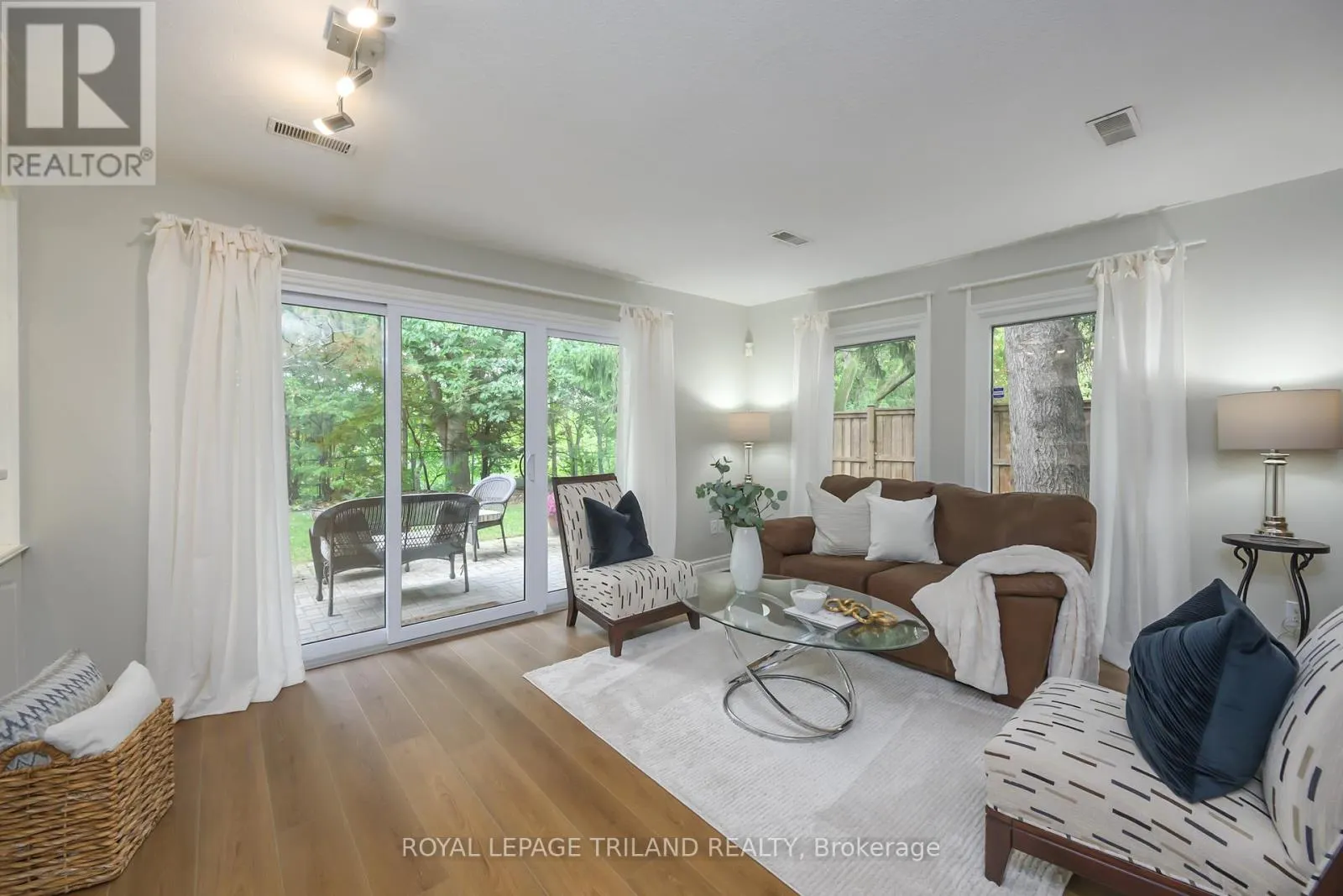 12 - 1399 COMMISSIONERS ROAD W, #12