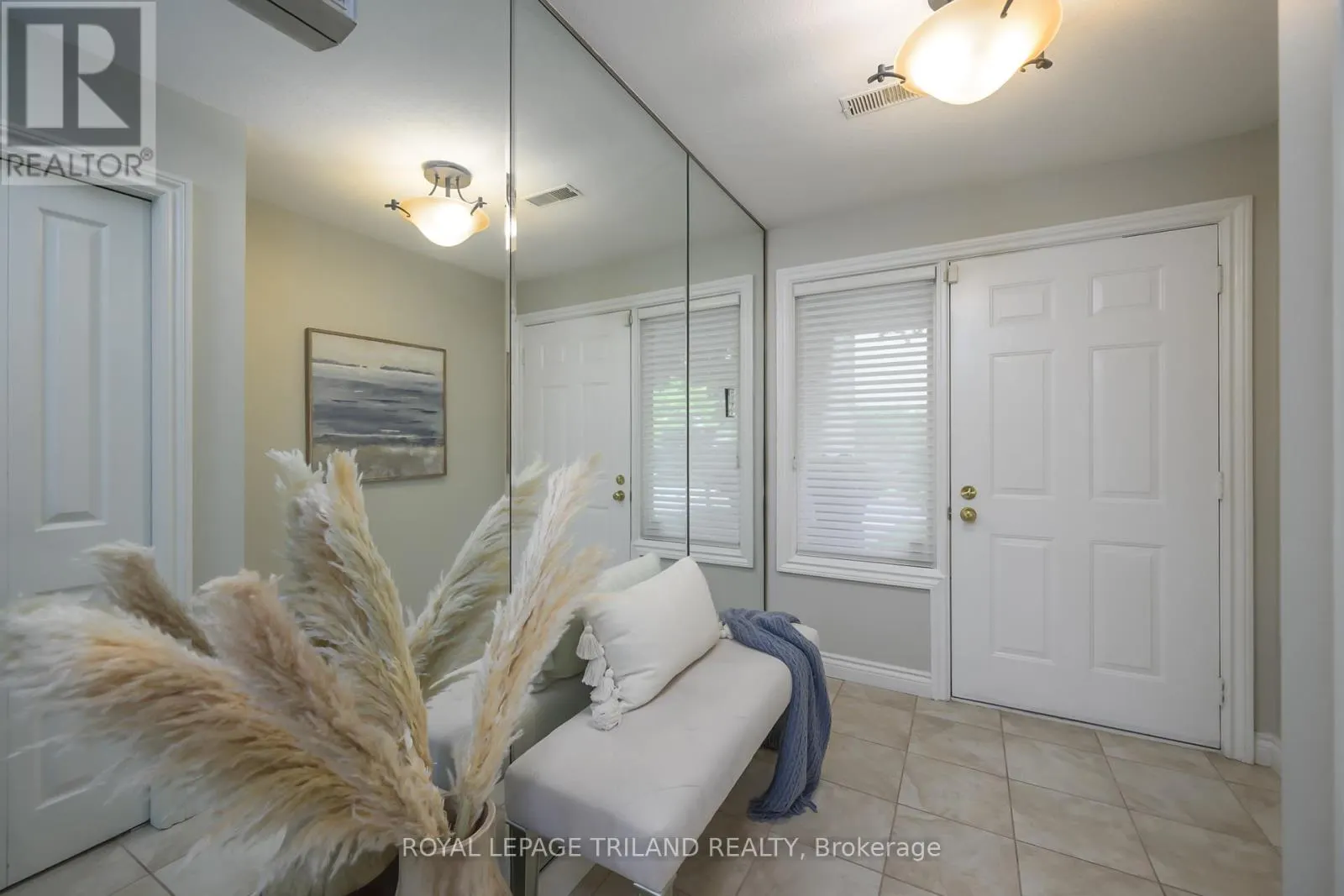 12 - 1399 COMMISSIONERS ROAD W, #12