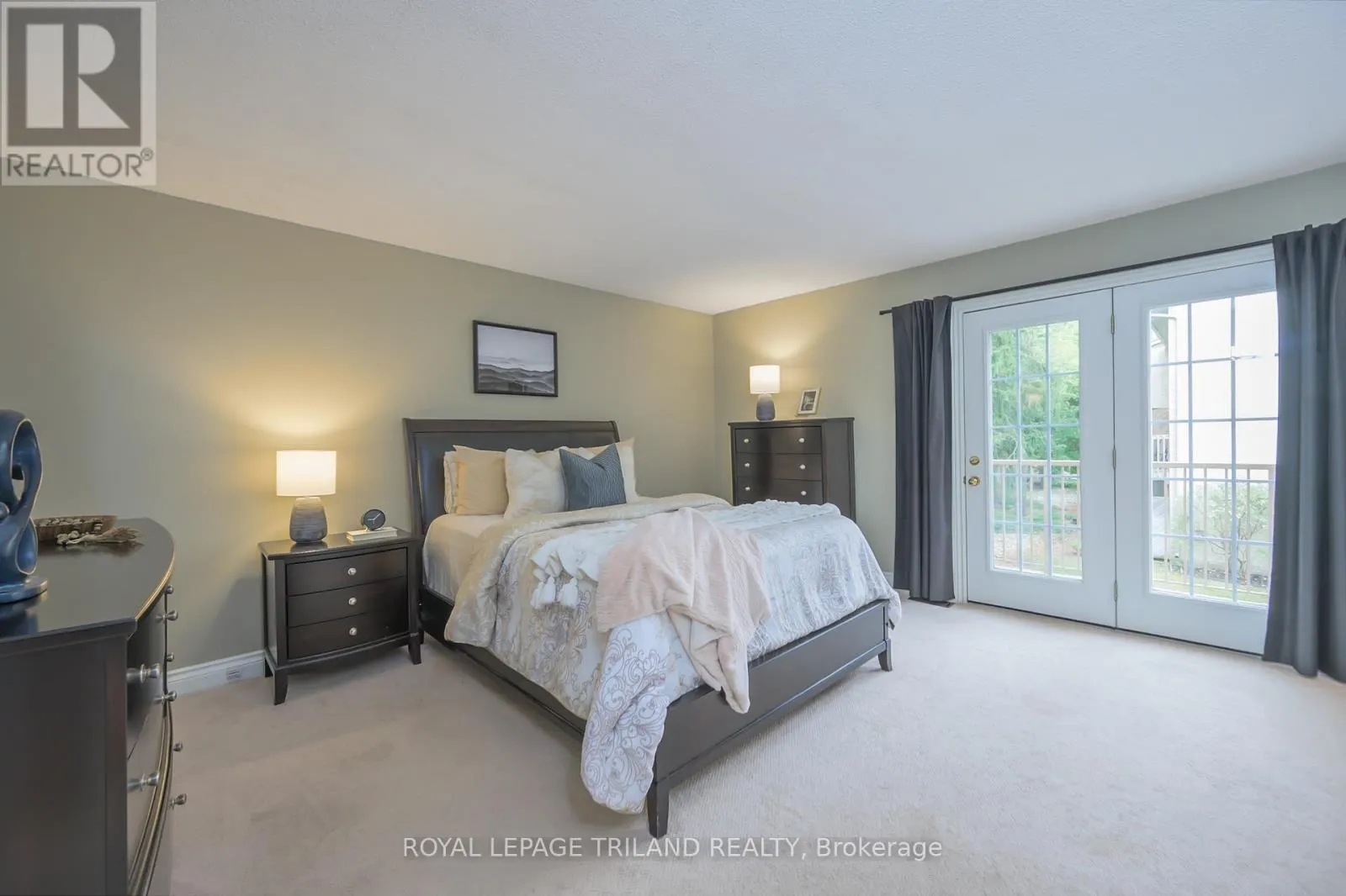 12 - 1399 COMMISSIONERS ROAD W, #12
