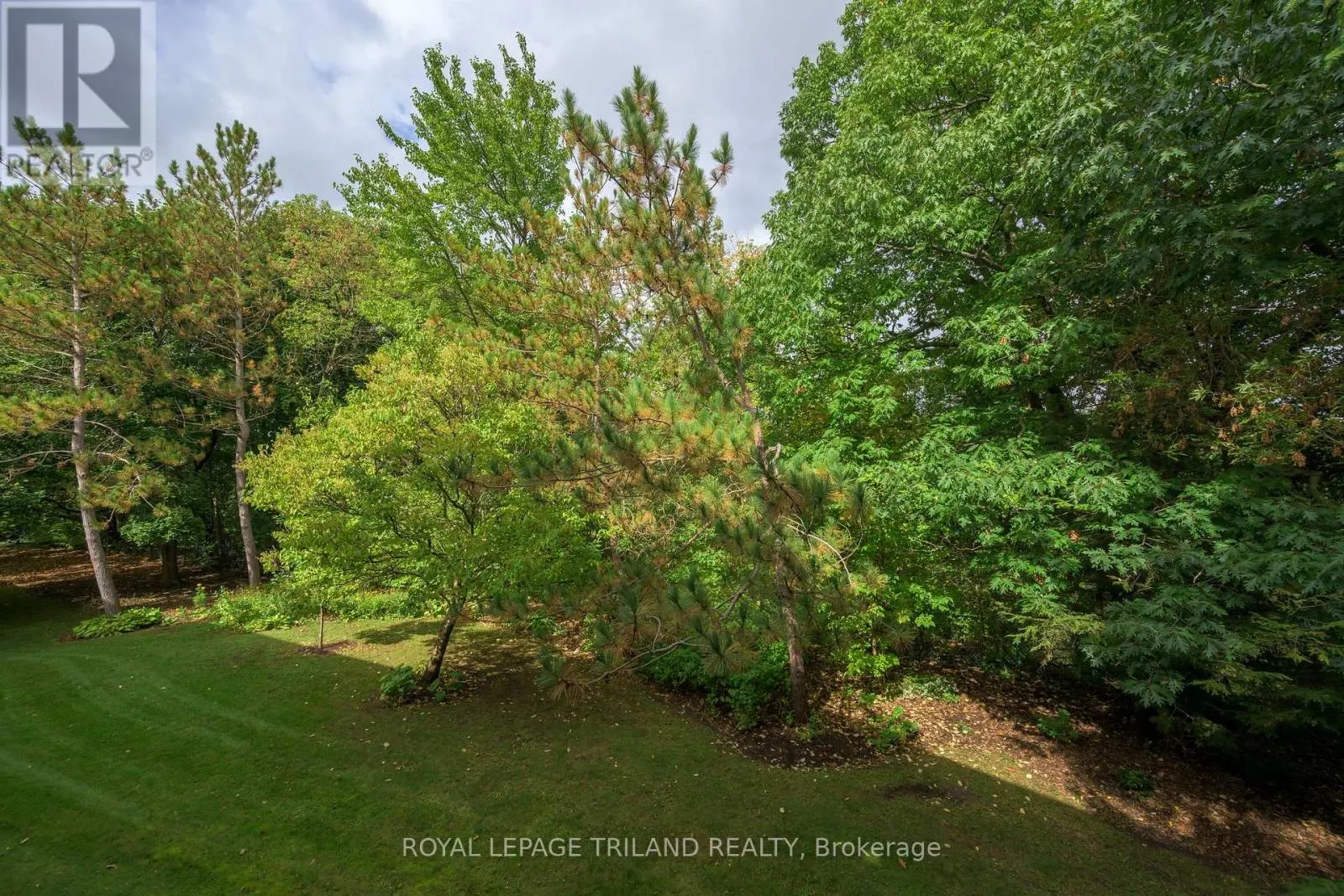 12 - 1399 COMMISSIONERS ROAD W, #12