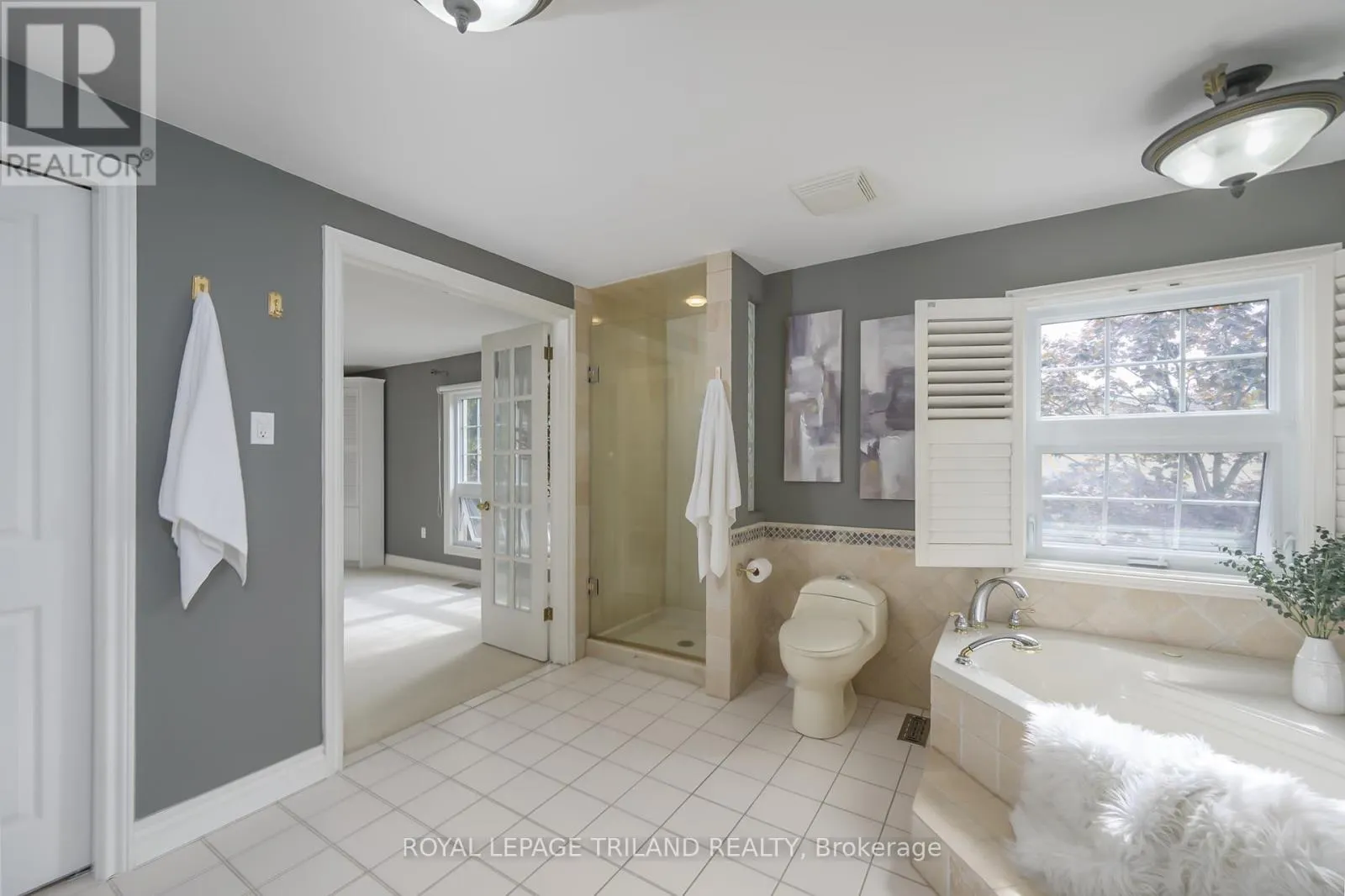 12 - 1399 COMMISSIONERS ROAD W, #12