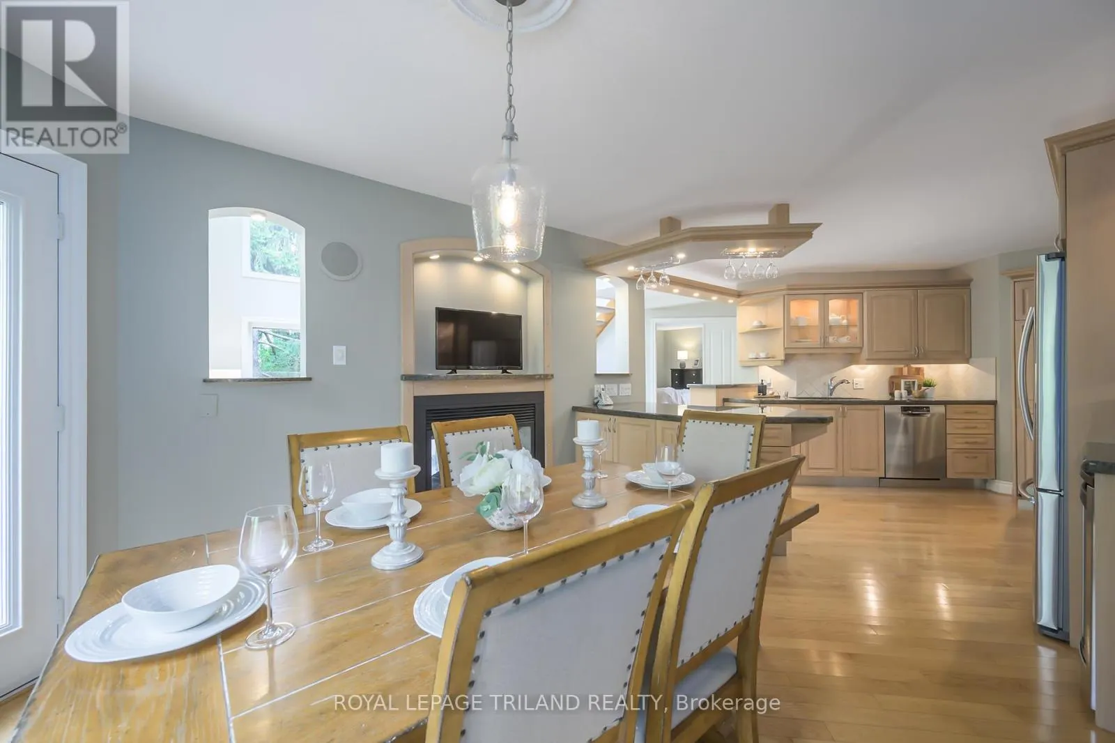 12 - 1399 COMMISSIONERS ROAD W, #12