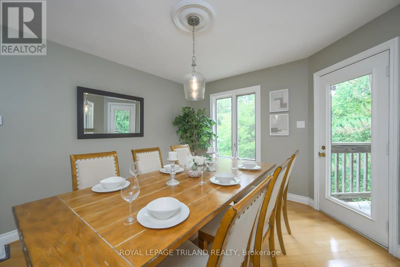 12 - 1399 COMMISSIONERS ROAD W, #12